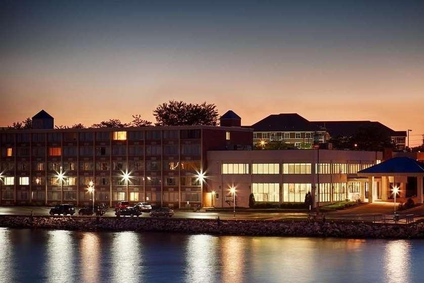 Hotel Wyndham Garden Harborside Kenosha